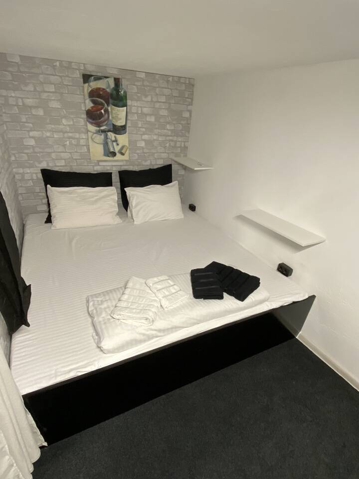 KING-SIZE КАПСУЛА С ДВУХСПАЛЬНОЙ КРОВАТЬЮ 